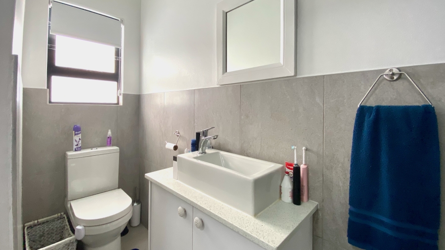 2 Bedroom Property for Sale in Velddrif Western Cape